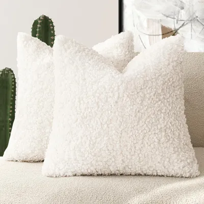 Produktbild von Kissenbezüge aus Kunstfell – Dekoratives Kissen-Set für das Wohnzimmer