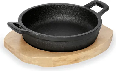 Produktbild von WAS Germany Servierpfanne mit Holzuntersetzer und zwei Seitengriffen Ø 18 cm Gusseisen
