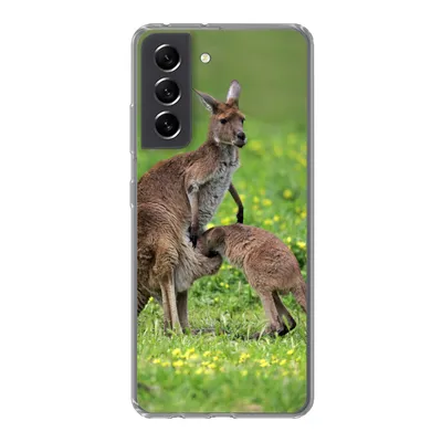 Produktbild von MuchoWow® Handyhülle Schutzhülle Hülle für Samsung Galaxy S21 FE Känguru - Blumen - Jung Silikon Softcase Handy Hülle - Mobiltelefonhülle