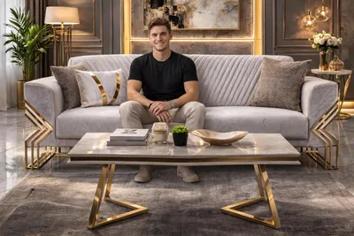 Zdjęcie produktu dla Wygodna sofa trzyosobowa, stolik kawowy, nowoczesny zestaw do salonu