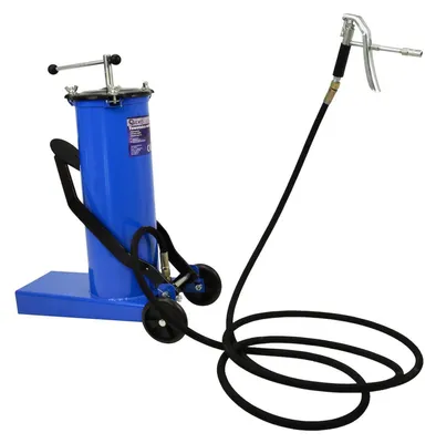 Immagine prodotto di Pompa ingrassatrice a pedale con tubo da 4 m, ad aria compressa 6 litri Geko