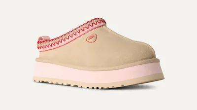 Produktbild von UGG Damen Slipper Tazz Love ’26 mit UGGbraid™ Besatz und 4,4 cm Plateauhöhe