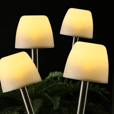 Produktbild von LED Solar Wegleuchten - Gartenleuchte - warmweiße LED - H: 28cm - Erdspieß - milchig weiß - 4er Set