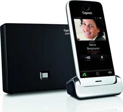 Produktbild von Gigaset Schnurlostelefon, Echtmetallrahmen pianoschwarz glänzend, Mobilteil 134x58x16 mm (HxBxT), Basis 105x132x46 mm (HxBxT), Display 8.1 cm (3.2 Zoll), Telefonbuch 500 Einträge, 20 Klingeltöne, 50m/300m Reichweite (innen/außen), Wandmontage, Vibrationsalarm, Mitschneidefunktion, Fernabfrage, Wecker, SMS-Funktion, PC-Synchronisation, Organizer, Nachtmodus, Plug & Play, Headset-Anschluss, 1 Mobilteil inklusive, bis zu 6 Mobilteile anmeldbar, 3 Home Screens