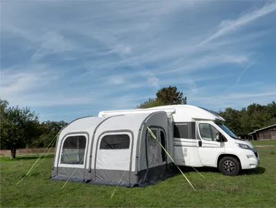 Produktbild von Luftvorzelt TOUR PONZA 390 - Ganzjahres- Luftzelt für Wohnwagen 250+80 x 390 cm