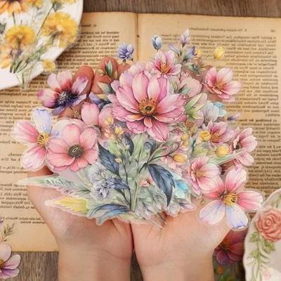 Productafbeelding van Set van 60 glazen labels met bloemenmotieven in diverse kleuren, waterdicht, geschikt voor kunstprojecten en decoratie van albums.
