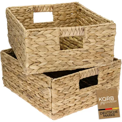 Produktbild von HMF Aufbewahrungskorb passend für KALLAX halbes Fach, Korb geflochten aus Wasserhyazinthe mit Griffen, 2er Set, 30 x 34 x 15 cm, Naturfarben, KI-generiertes Bild