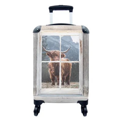 Produktbild von MuchoWow® Koffer Handgepäck Trolley Rollkoffer Kleine Reisekoffer mit 4 Rollen - Schottischer Highlander - Aussicht - Berg - Bäume - Cabin Size < 55x40x23 cm & 55x40x20 cm - Fotokoffer - Kabinenkoffer - Boardgepäck - Reise-Box - Reisekoffer - Reisegepäck - Koffer mit Bild - Trolley für Kinder