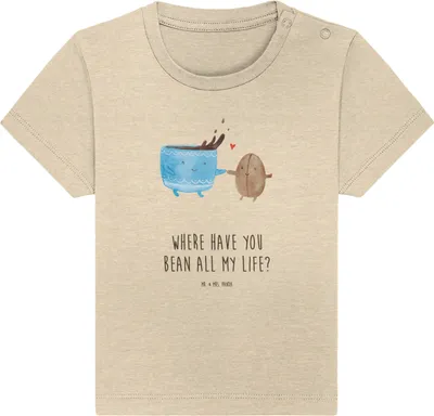 Produktbild von Mr. & Mrs. Panda  T-Shirt Kaffee Bohne 12. - 18. Monat - Natural Raw - Geschenk, Babyshirt, Genuss, Baby Shirt, Glück, Lustige Sprüche, Kaffeebohne, Öko, Zufriedenheit