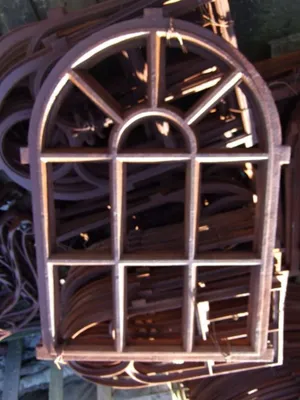 Produktbild von Eisenfenster als Antik-Fenster für Gartenmauer m Bogen, Stallfenster westfälisch