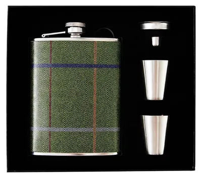 Immagine prodotto di Set regalo per borraccia in acciaio inossidabile da 237 ml, completo di 2 bicchierini da liquore e un imbuto, con rivestimento in pelle a motivo esagonale