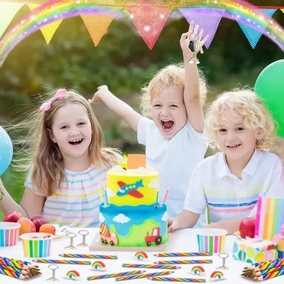 Produktbild von 36-teiliges Regenbogen-Bleistiftset - 12 Regenbogen-Bleistifte - 12 Regenbogen-Radiergummis - 12 Regenbogen-Schlüsselanhänger - 4-in-1 Buntstifte Set für Kinderpartys - Regenbogen-Geschenkset für Kinder