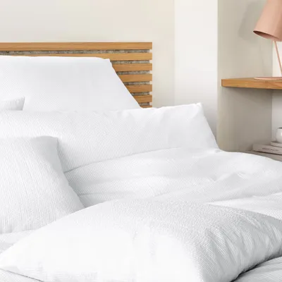 Produktbild von elegante Web-Seersucker-Bettwäsche-Garnitur Stockholm Farbe Weiss Größe 240x220+2x80x80cm