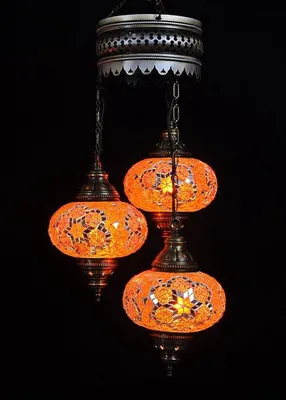Produktbild von Türkische Hängelampe mit 3 orangen Mosaikbällen – Handgemachte orientalische Lampe für stimmungsvolles Licht