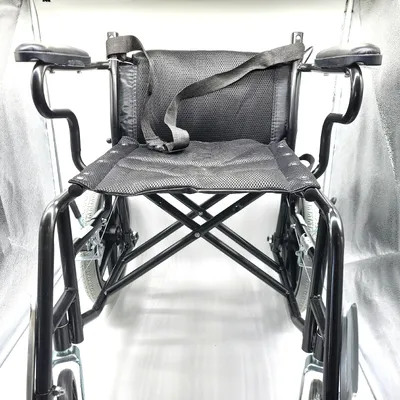 Produktbild von QUIRUMED Rollstuhl Transport klappbar klappbare abnehmbare Fusttze praktisch
