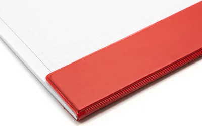 Produktbild von younikat Kantenschutz für DIN A2 Schreibtischunterlagen I selbstklebend I rot I 59,4 x 8 cm I wasserabweisend I Schutzleiste für Schreibtischunterlage I Homeoffice Büro Schule I az159