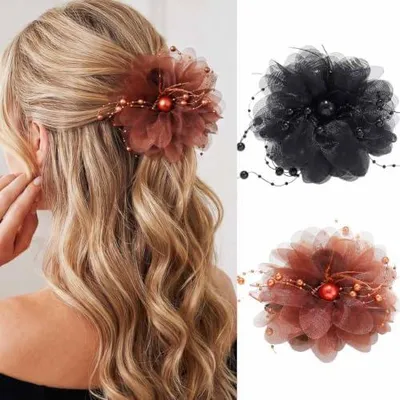 Produktbild von Haarspangen mit Blumenmuster und Perlenmotiv für Damen
