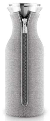 Produktbild von Eva Solo Kühlschrankkaraffe, Wasserkaraffe, Karaffe, Servieren, Trinken, Borrosilikat-Glas/Edelstahl/Silikon, Hellgrau, 1 L, 567974