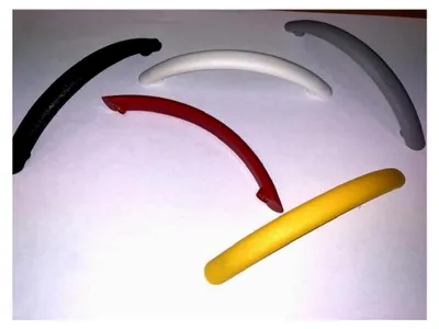 Produktbild von 10 Möbelgriffe aus Kunststoff in 5 Farben, Achsabstand 96 mm, inkl. Schrauben