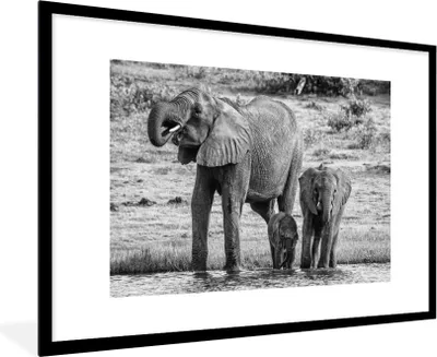 Produktbild von MuchoWow® MuchoWow® Gerahmtes Poster Elefant - Wasser - Tiere - Schwarz - Weiß 90x60 cm - Poster mit zchwarzem Bilderrahmen - Wanddekoration - Fotos