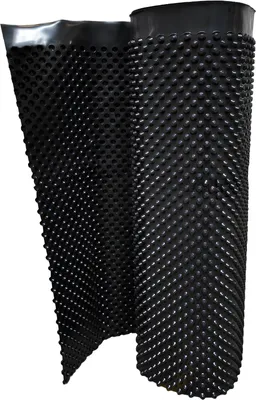 Produktbild von doitBau Noppenbahn 1m x 20m (20m²), Drainageschutzfolie, Mauerwerkssperre, Feuchtigkeitssperre, Grundmauerschutz, Hochbeet, HDPE, Schwarz, Trinkwasserunbedenklich, -30°C bis +80°C