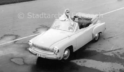 Obrázek produktu pro Wartburg A 311 Cabrio 1958 žlutý bílý model auta 1:43 Maxichamps