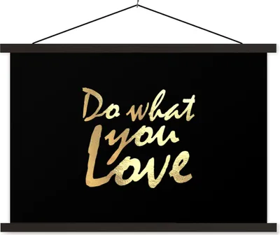 Produktbild von MuchoWow® Textilposter Zitat - Liebe - Schwarz - Gold 90x60 cm mit schwarzem Rahmen - Aufhängungssatz