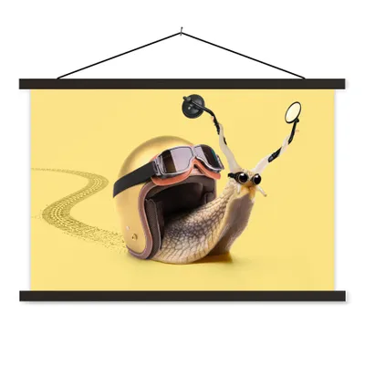 Produktbild von MuchoWow® Textilposter Schnecke - Tiere - Helm - Gelb - Spiegel 120x80 cm mit schwarzem Rahmen - Wanddeko