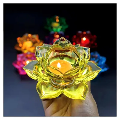 Produktbild von Lotusförmiger Kerzenhalter aus Glas für Schwimmkerzen und Teelichter - Transparenter Teelichthalter für Tischdekoration zu Hochzeit, Weihnachten, Muttertag und Heimdekoration
