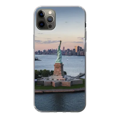 Produktbild von MuchoWow® Handyhülle Schutzhülle Hülle für iPhone 13 Pro Max New York - Freiheitsstatue - Skyline Silikon Softcase Handy Hülle - Mobiltelefon