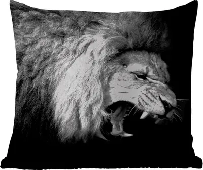Produktbild von MuchoWow® Outdoor Kissen - Löwe - Porträt - Schwarz - Weiß - Tiere - 60x60 cm - Wetterfest - Lounge Kissen - Dekoration - Schlaf Kissen