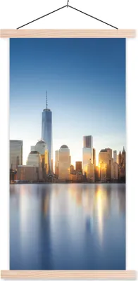 Produktbild von MuchoWow® Textilposter New York - Skyline - Spiegelung 60x120 cm mit holzfarbenen Rahmen - Holz