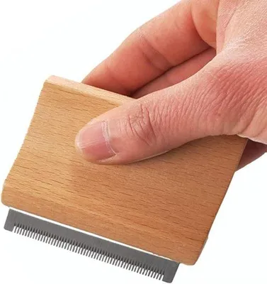 Produktbild von Pferdeborste – 11 cm x 6 cm – Holzborste – ideal zum Entfernen des Unterwolls