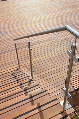 Produktbild von ® Glashalter 4 Stück Edelstahl Glasklemmen Klemmhalter für Geländer Balkon Rund V2A 40 x 50 x 26 mm + Gummieinlage Set MOD20 (Flach + Gummi 10 mm)