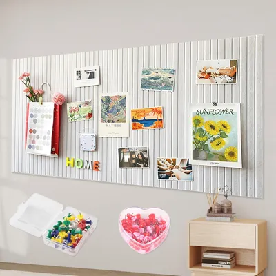 Productafbeelding van Vilt prikbord, 60 x 40 cm, zelfklevend, 0,9 cm dik, met 150 kleurrijke punaises, decoratief prikbord, opvouwbare fotowand, geschikt voor kantoor en thuis