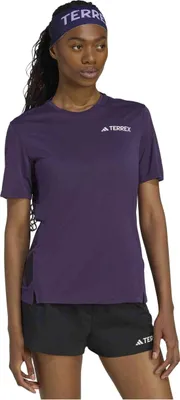 Produktbild von T-Shirt Adidas JN3877 für Damen