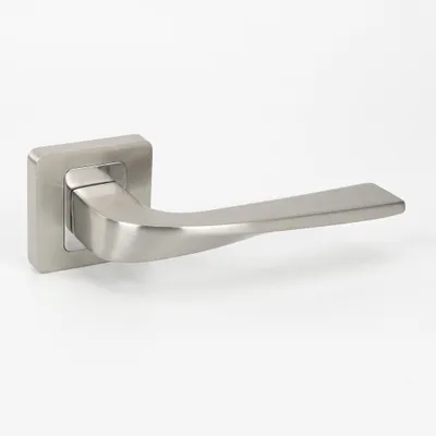 Produktbild von DOMINO Türgriff-Garnitur JOON-QR ohne Schlossrosette Chrom glänzend/Nickel, KI-generiertes Bild