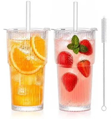 Produktbild von Trinkbecher 600ml gerippt mit Deckel und Strohhalm 2er Set Glas