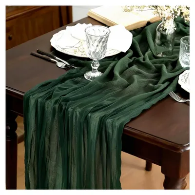 Produktbild von Tischläufer in Grün, 300 cm lang und 90 cm breit, dekorativer Musselin mit Falten, geeignet für Hochzeiten und Walddekoration