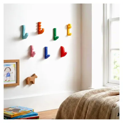 Produktbild von Bunte Wandhaken aus biobasiertem PLA, modern im skandinavischen Stil, Wandmontage mit Schrauben und Dübeln, mattes Finish, 7 Stück