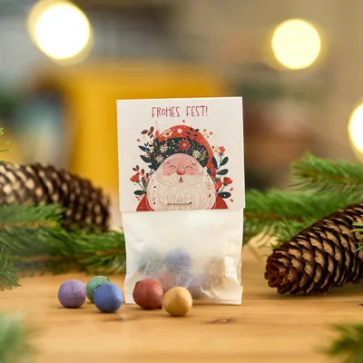 Image de Billes de fleurs Joyeuses fêtes – 10 sachets contenant chacun 5 bombes à graines – Cadeau de Noël et cadeau publicitaire durable – Boules de fleurs colorées contenant des graines de fleurs sauvages – Fabriquées à la main et respectueuses des abeilles