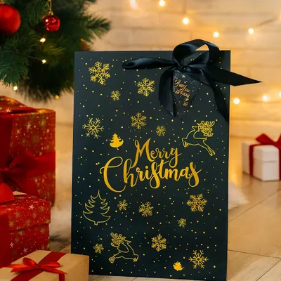 Produktbild von Bambelaa! 12 Stück Geschenktüten Weihnachten Groß Papiertüten Geschenktasche Merry Christmas Weihnachtstüte Geschenkverpackung Präsenttüten 157 g Papier Schwarz & Gold Matt (Ca. 25 x 8,5 x 34,5 cm)