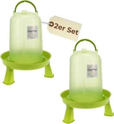 Produktbild von 2er Set Hühnertränke mit Füßen Geflügeltränke mit Standfüßen Stand Füßen Wassertränke Hühnertränke automatisch Stülptränke Hühner Tränke grün 5 L