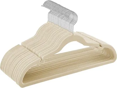 Produktbild von Famanu Kleiderbügel Antirutsch - Mit Schulterkerben und Hosenstange - 360° drehbarer Haken - platzsparend - 0,6 cm dick - 43 cm lang - sandbeige