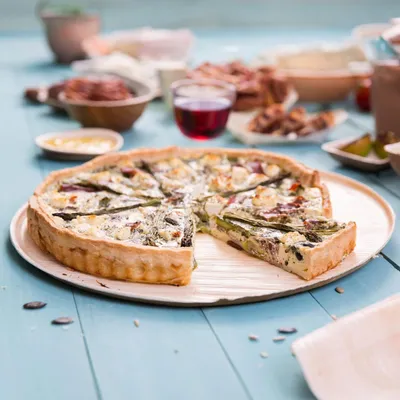 Produktbild von Pizzateller aus Palmblatt, 100 Stück, Ø 25 cm, rund - Einweggeschirr mit Rand, kompostierbar