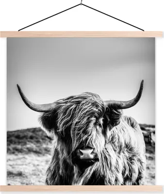 Produktbild von MuchoWow® Textilposter Kuh - Schottisches Hochlandrind - Schwarz - Weiß - Tier - Natur - Wildtiere 40x40 cm mit holzfarbenen Rahmen - Posterleiste