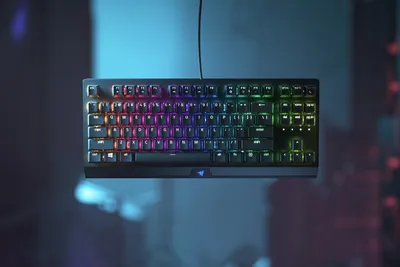 Produktbild von RAZER BlackWidow V3 Gaming-Tastatur, Schwarz, RGB-LED, US-Layout, Kabelgebunden, ABS, 362x41x155mm, Razer HyperShift, Transparente Switch-Gehäuse