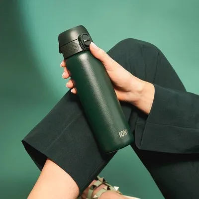 Image de Bouteille d'eau Famanu, 500 ml - Isolée sous vide, étanche et compatible avec le lave-vaisselle - Vert foncé