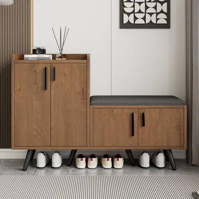 Image de OKWISH Meuble à chaussures moderne finition bois naturel, 4 portes de rangement, poignées métalliques asymétriques, bois clair
