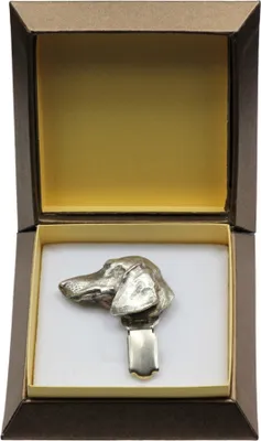 Zdjęcie produktu dla Jezevčík gładkowłosy - broszka z klipsem, uchwyt na numer startowy, srebrna przypinka do wystaw psów marki Art-Dog